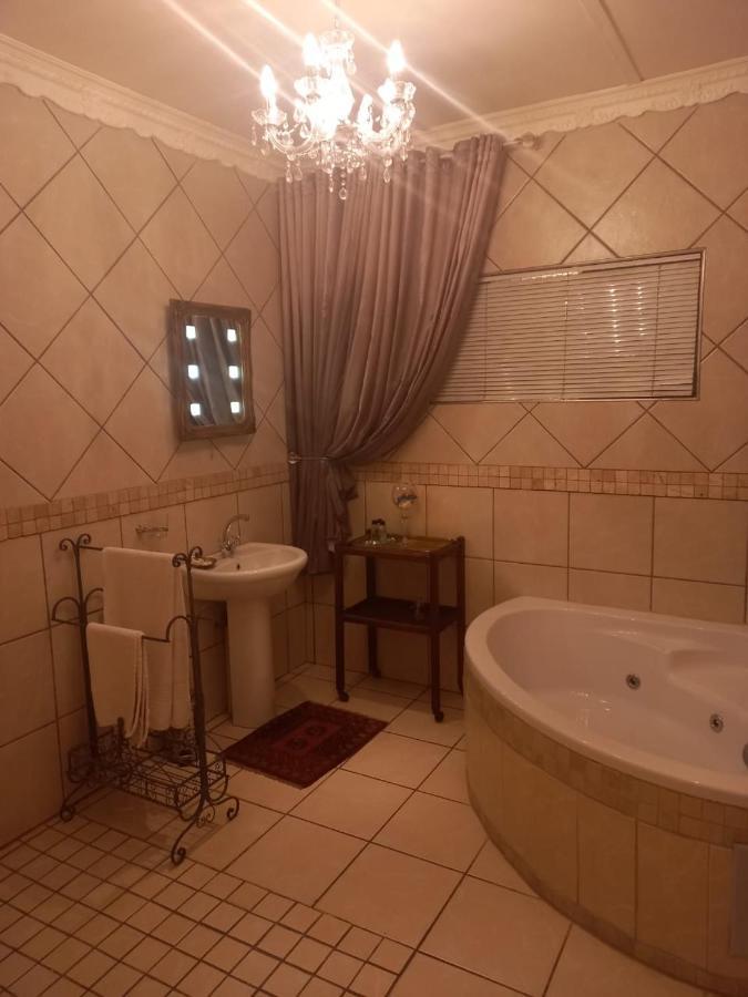 Michael-Angelo Guest House Potchefstroom Kültér fotó